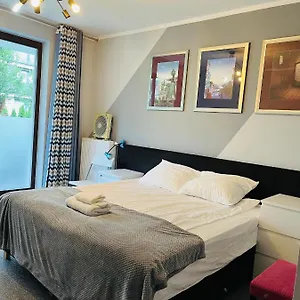 Airport Comfy Guest Homestay Warsaw
